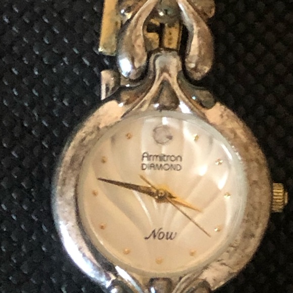 🛍✨️ Women's Armiton Now Diamond Watch✨️ - Picture 6 of 12